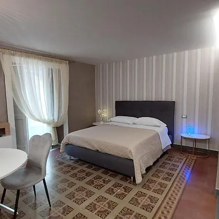 Oda ve Kahvaltı I 3 Principi, Garibaldi *